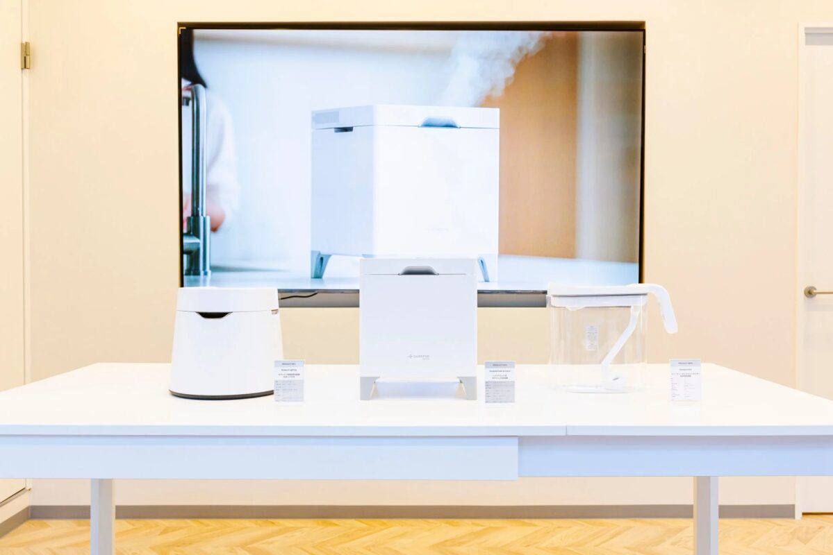 Carepod製品が並ぶショールームの様子