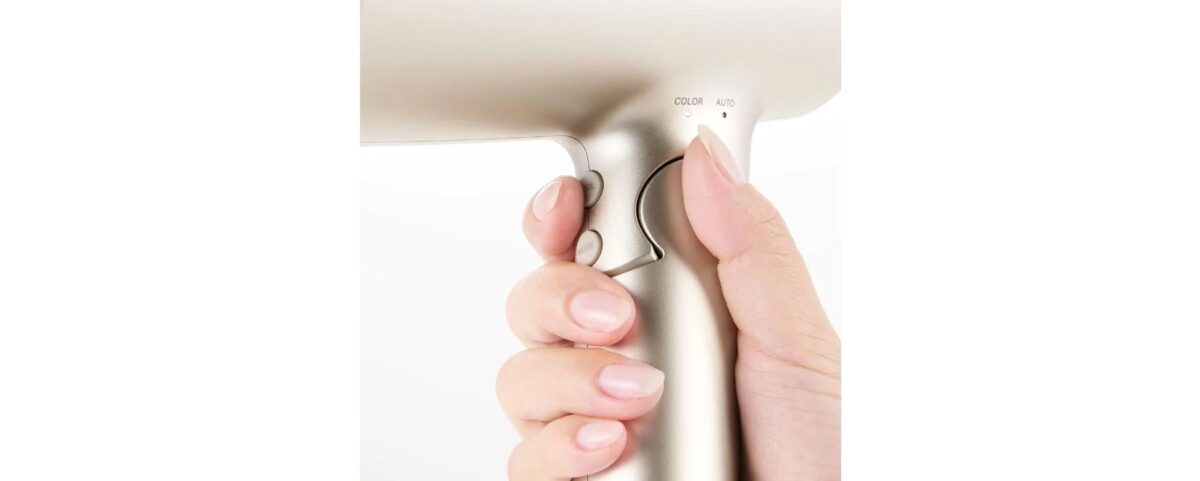 ヘアドライヤーの操作部