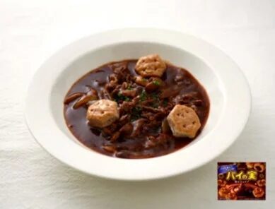 パイの実浮かぶハッシュドビーフ