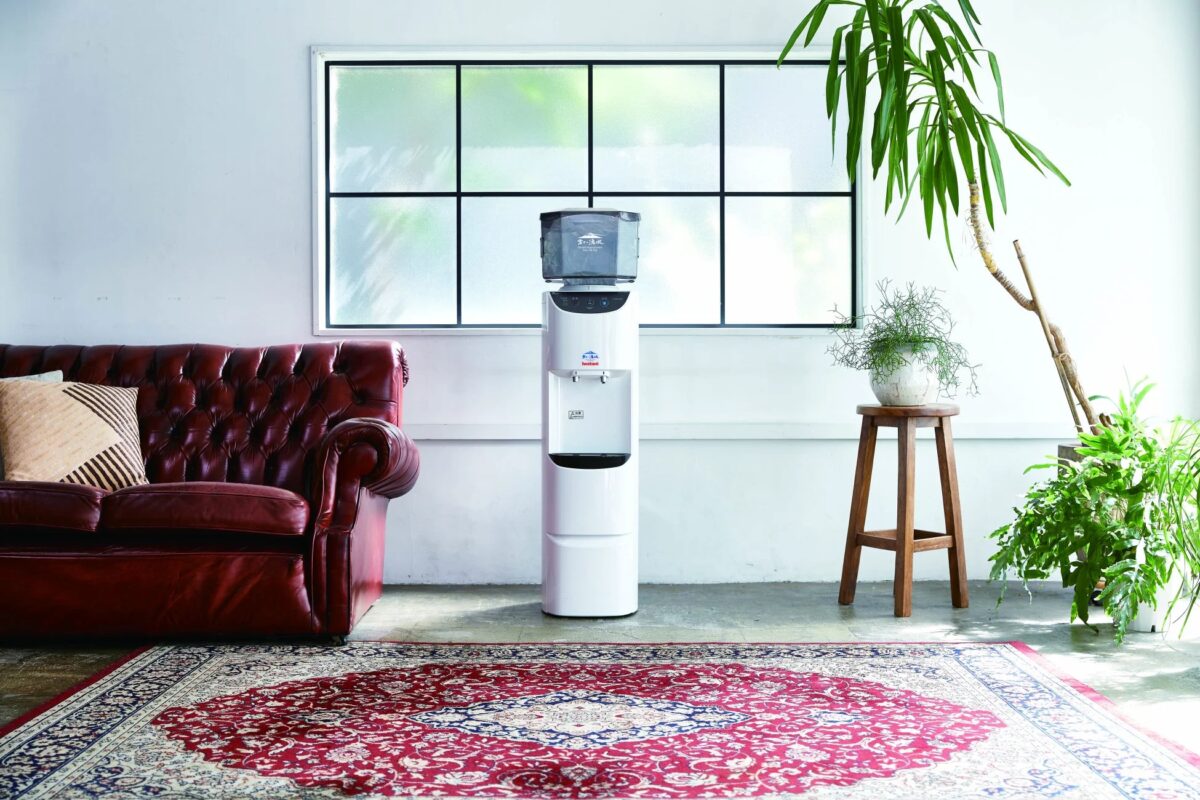 ウォーターサーバーが設置されたリビング