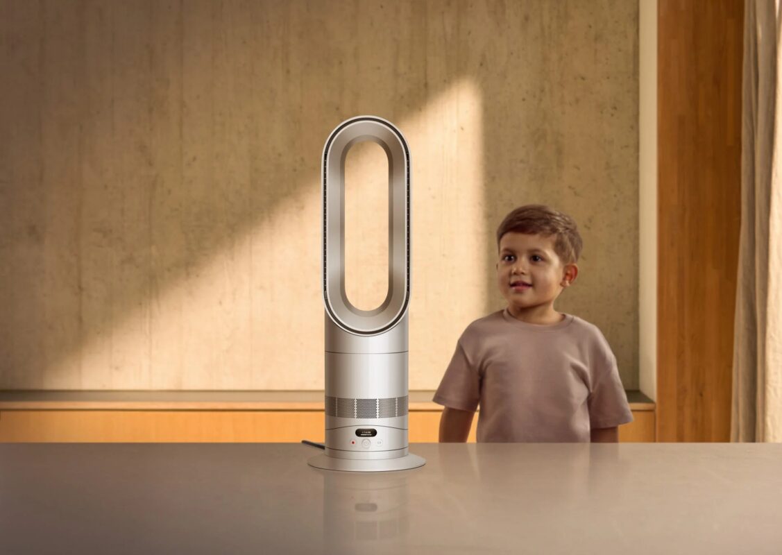 リビングで製品と子供